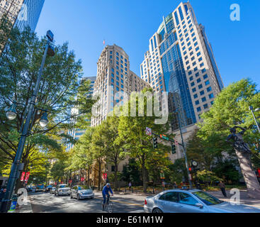 Les immeubles de bureaux de North Tryon Street à Uptown Charlotte, Caroline du Nord, États-Unis Banque D'Images