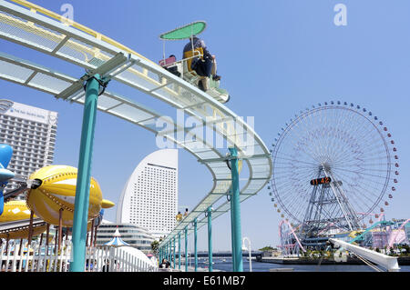 Hôtel Intercontinental et Cosmos La Grande Roue dans le quartier de Minato Mirai 21, Yokohama, Japon Banque D'Images