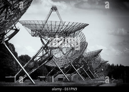 Observatoire radio (Westerbork radiotélescope de synthèse) à Hooghalen dans la province de Drenthe aux Pays-Bas Banque D'Images