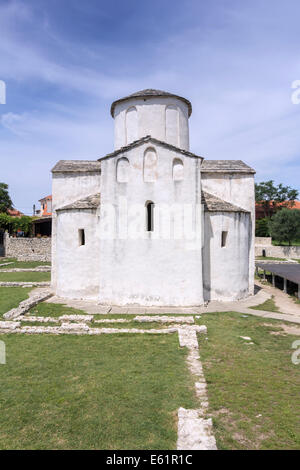 Nin, Croatie, la plus petite cathédrale du monde, l'église de la Sainte Croix en construit au 9ème siècle. Banque D'Images