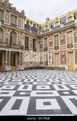 Cour de marbre du Château de Versailles Château de Versailles [ ] en France Banque D'Images