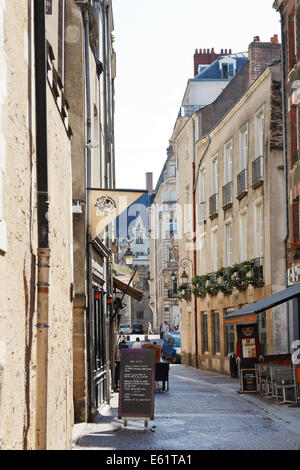 NANTES, FRANCE - 25 juillet 2014 : Rue de la rue Juiverie à Nantes, France. Nantes est la capitale du Pays de la Loire Banque D'Images