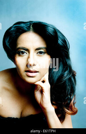 Studio shot of woman Banque D'Images