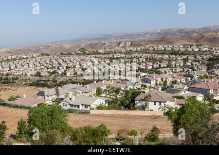 De nouvelles maisons à Simi Valley, une banlieue du sud de la Californie, près de Los Angeles. Banque D'Images