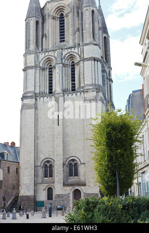 ANGERS, FRANCE - 28 juillet 2014 : entrée à la Tour de l'abbaye de Saint Aubin à Angers, France. Banque D'Images