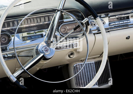 1950 Cadillac intérieur de la planche de bord et abstrait. Classic American car Banque D'Images