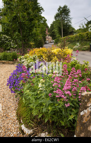 Royaume-uni l'Angleterre, dans le Dorset, Marnhull, Burton Street, Dowers Chalet jardin Banque D'Images