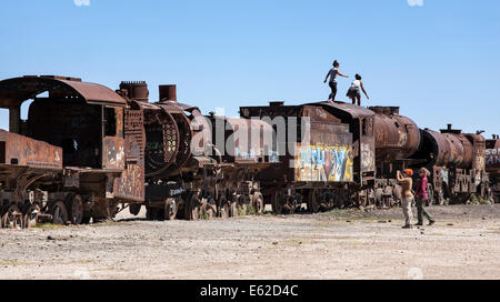 Cimetière de train. Uyuni. La Bolivie Banque D'Images