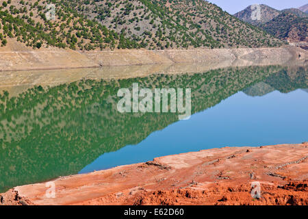 Barrage de ouirgane,dam,lac rivière nfiss,route,203,rue Paul & voyage photographe de paysage,pied de hihg atlas,sout Banque D'Images