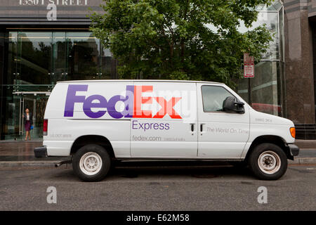 FedEx Express delivery van - Washington, DC USA Banque D'Images