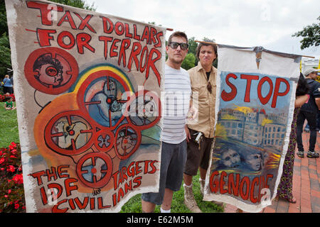 02 août, 2014. Au milieu de conflits continuels sur la bande de Gaza, des milliers d'Palestinian-Americans rassemblement devant la Maison Blanche pour protester Banque D'Images