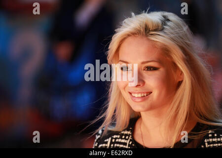 Londres, Royaume-Uni, le 12 août 2014. Nina Nesbitt assiste à la première UK de ce que si, à l'Odeon West End à Londres, Royaume-Uni. Banque D'Images