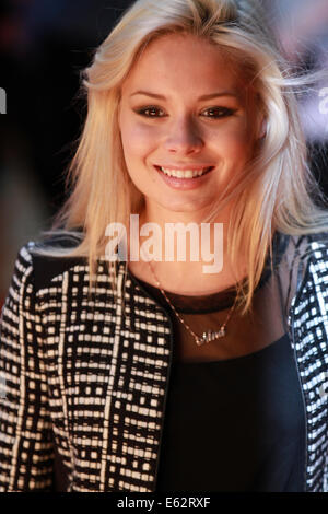 Londres, Royaume-Uni, le 12 août 2014. Nina Nesbitt assiste à la première UK de ce que si, à l'Odeon West End à Londres, Royaume-Uni. Banque D'Images