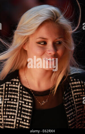 Londres, Royaume-Uni, le 12 août 2014. Nina Nesbitt assiste à la première UK de ce que si, à l'Odeon West End à Londres, Royaume-Uni. Banque D'Images