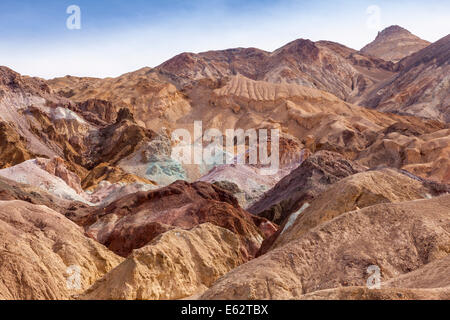 Les roches colorées de l'artiste connu sous le nom de palette, la vallée de la mort, en Californie. Banque D'Images