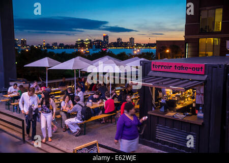 Manhattan, New York. Le Terroir à la véranda bar à vin et mets à emporter sur le parc High Line à la 15e rue et la 10e avenue. Banque D'Images