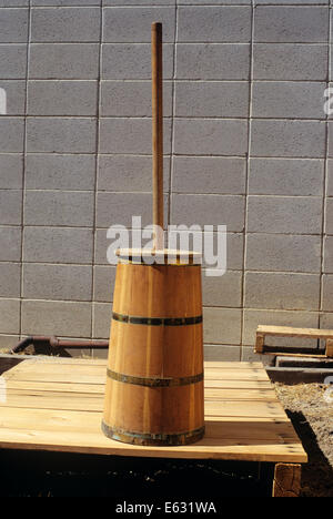 Ancienne Baratte à Beurre En Bois – XIXème – France – Objet Décoratif