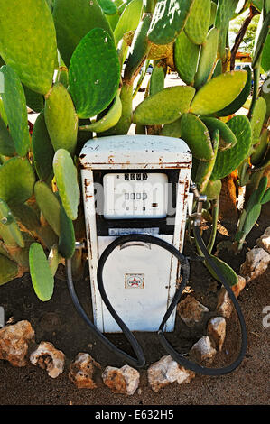 Ancienne pompe à essence, Solitaire, historiquement Areb, depuis 1848, les petits règlement privé sur le même nom farm Banque D'Images