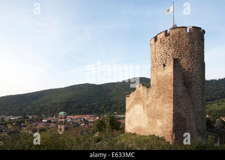 Ruines du château médiéval, Kaysersberg, Haut-Rhin, Alsace, Alsace, France Banque D'Images