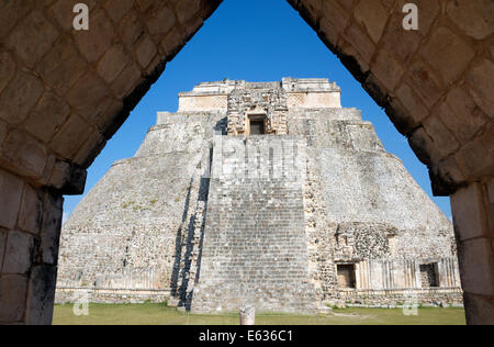 Pyramide du Magicien Uxmal Mexique Yucatan Banque D'Images