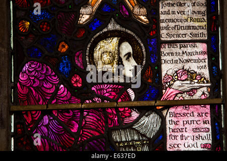 Royaume-uni l'Angleterre, dans le Dorset, Sherborne, église paroissiale, 1918 Roma Spencer Smith fenêtre par Harry Clarke, détail Banque D'Images