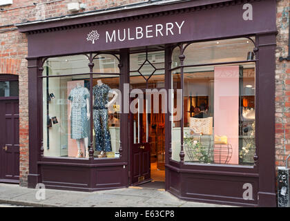 Mûre luxe sac à main sacs à main magasin fenêtre magasin Shopfront extérieur York North Yorkshire Angleterre Royaume-Uni GB Grande-Bretagne Banque D'Images