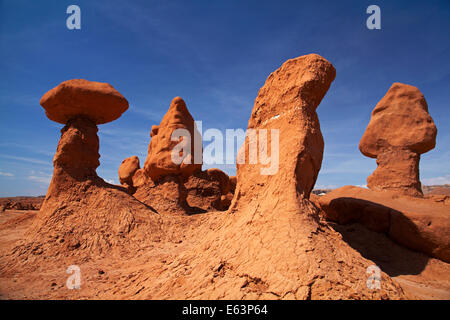 Les cheminées à Goblin Valley State Park, San Rafael, désert de l'Utah, USA Banque D'Images