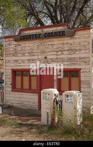 Old Country Corner Gas station, Boulder, Garfield County, Utah, USA Banque D'Images