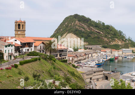 Le village de pêcheurs et port de Getaria. Gipuzkoa, Espagne, Europe du nord Banque D'Images