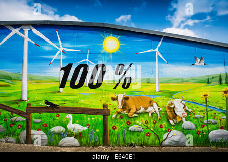 Mur d'une maison peinte avec un thème de l'énergie renouvelable, Tiengen, Vellberg, Bade-Wurtemberg, Allemagne Banque D'Images