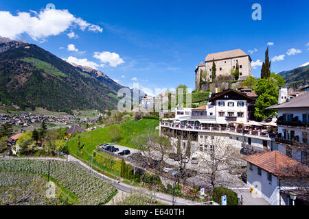 Scena Castle, Scena, Val Passiria à l'arrière, près de Merano ou Meran, Burgraviato, Tyrol du Sud, Italie Banque D'Images