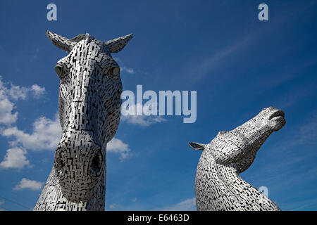 Les Kelpies structures équines, Helix Park, Falkirk, Ecosse, Royaume-Uni Banque D'Images