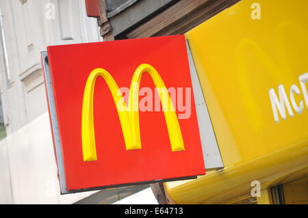 Londres, UK - 3 février 2011 : le logo de Mcdonald's dans le centre de Londres (rédaction d'illustration) Banque D'Images