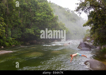 La rivière Mossman Mossman Gorge, Daintree National Park North Queensland Australie Banque D'Images