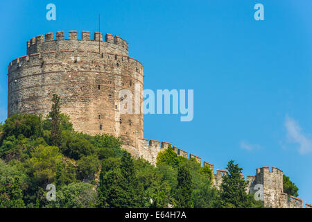 Forteresse Rumeli sur les rives du Bosphore à Istanbul, Turquie. Banque D'Images