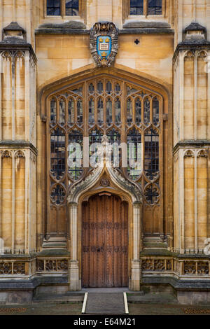 Vieille porte vers la Divinity School, Oxford University - construit 1488, Oxford, Oxfordshire, Angleterre Banque D'Images