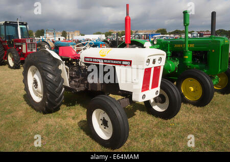 Ancien 1960 David Brown le tracteur à un spectacle Banque D'Images