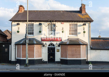 Fermé pub. Theale, Berkshire, England, GB, au Royaume-Uni. Banque D'Images