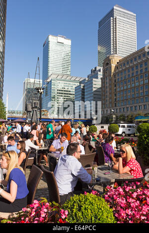 Henry's Cafe Bar - West India Quay - Canary Wharf - Londres Banque D'Images