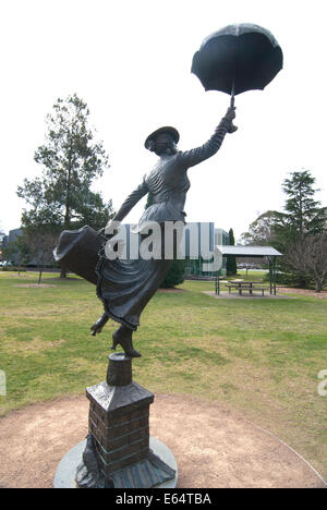 Une statue de bronze de Mary Poppins à Bowral, Australie Banque D'Images