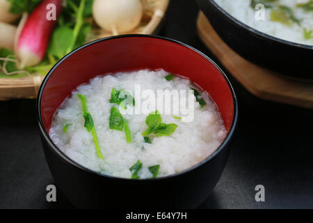 Nanakusa gayu (sept-herbes riz) Banque D'Images