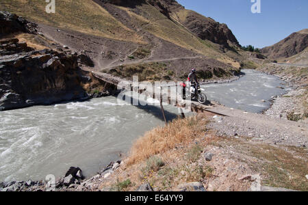 Pont, Route du Pamir, M41, Osh, Kirghizistan Banque D'Images