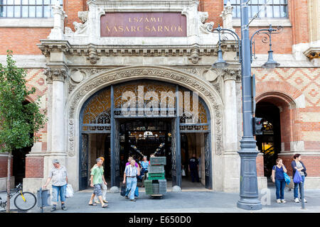 Extérieur, Grande Halle ou Marché Central Hall, Központi Vasarcsarnok, Budapest, Hongrie Banque D'Images