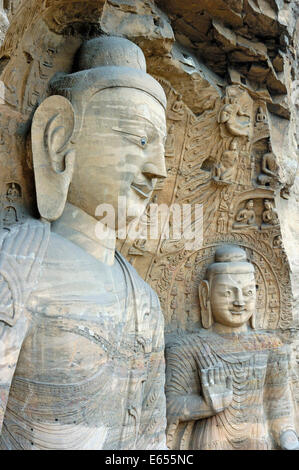 Statues de Bouddha géant dans les grottes de Yungang Shiku, Shanxi, Chine Banque D'Images