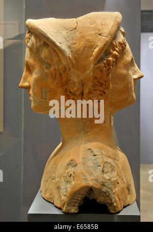 Belles figurines "double" dans le musée archéologique d'Amphipolis, Serres, Macédoine, Grèce Banque D'Images