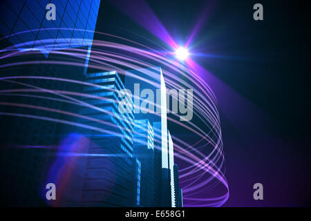 La lumière pourpre au dessus des gratte-ciel Banque D'Images