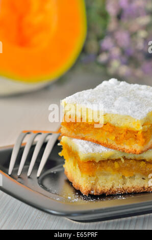 Tranches de gâteau à la citrouille faits maison Banque D'Images