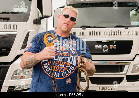 Lisburn, Irlande du Nord. 15 août 2014 - Ron 'Ronnie' Shirley de Lizard Lick ouvre Remorquage Truckfest, Balmoral Park Crédit : Stephen Barnes/Alamy Live News Banque D'Images