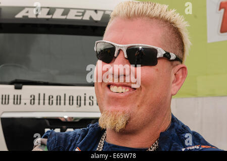 Lisburn, Irlande du Nord. 15 août 2014 - Ron 'Ronnie' Shirley de Lizard Lick ouvre Remorquage Truckfest, Balmoral Park Crédit : Stephen Barnes/Alamy Live News Banque D'Images