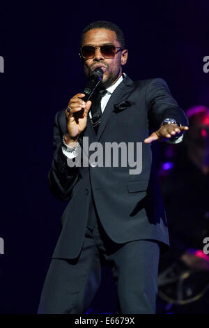 Durham, North Carolina, USA. 26 juillet, 2014. Musique Artiste MAXWELL apporte sa tournée 2014 à la Durham Performing Arts Center de Durham, NC. Gerald Maxwell Rivera, (né le 23 mai 1973), mieux connu sous le nom de Maxwell, est un auteur-compositeur, producteur et acteur. © Andy Martin Jr./ZUMA/Alamy Fil Live News Banque D'Images